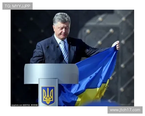 乌克兰选手夺冠 俄罗斯选手背对国旗领奖 乌克兰选手夺冠 俄罗斯选手背对国旗领奖